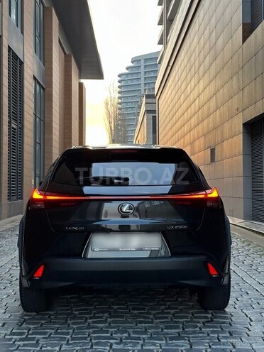 Lexus UX 250h 2023, 20,500 km - 2.0 л - Bakı