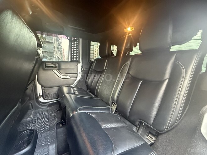 Jeep Wrangler-10