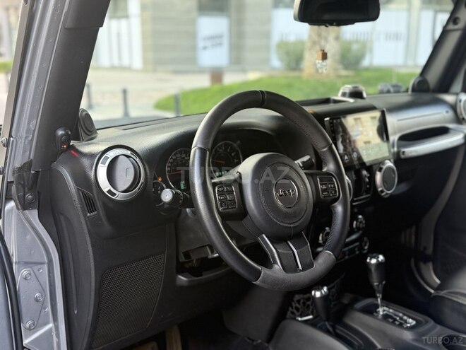 Jeep Wrangler-13