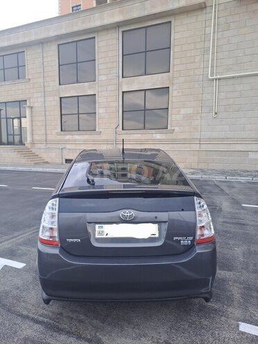 Toyota Prius-5