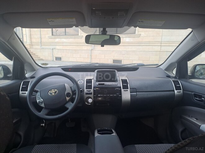 Toyota Prius-8