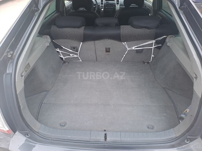 Toyota Prius-12