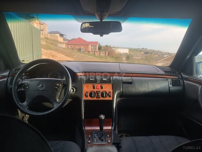 Mercedes E 200 1997, 205,000 km - 2.0 l - Bakı