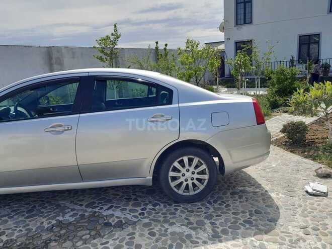 Mitsubishi Galant-3