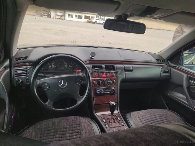 Mercedes E 220 d 2002, 146,600 km - 2.2 л - Bakı