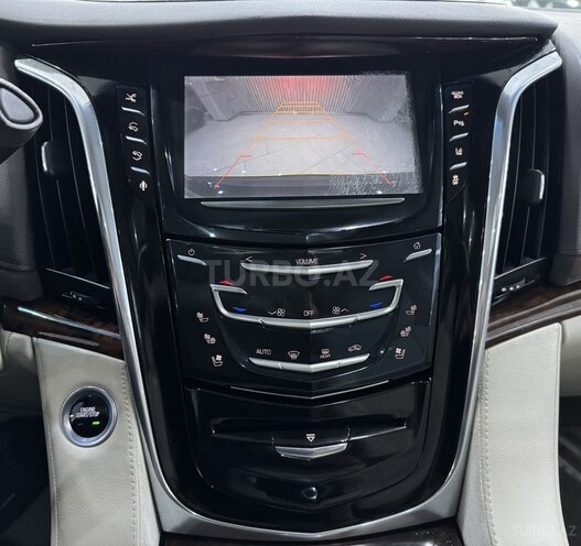 Cadillac Escalade-17