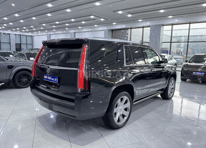 Cadillac Escalade-5