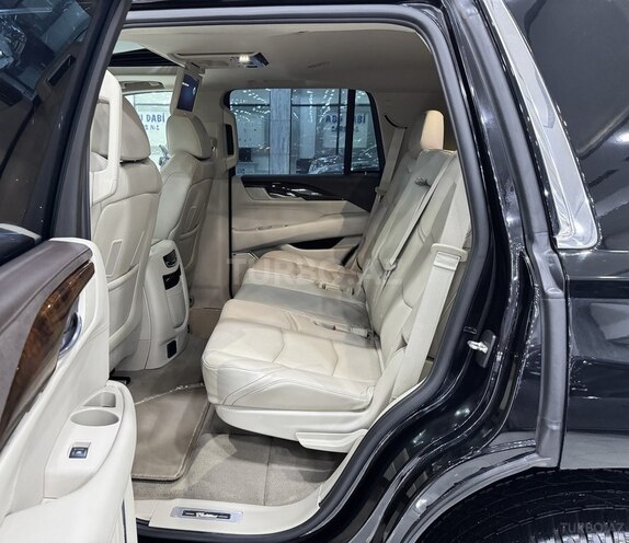 Cadillac Escalade-14