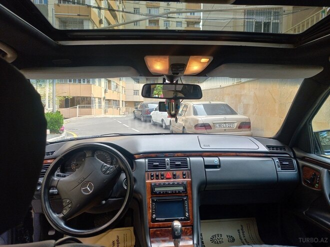 Mercedes E 240 2000, 285,000 km - 2.4 l - Bakı