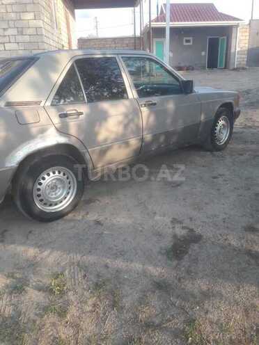 Mercedes 190 1991, 245,000 km - 2.0 l - Şirvan