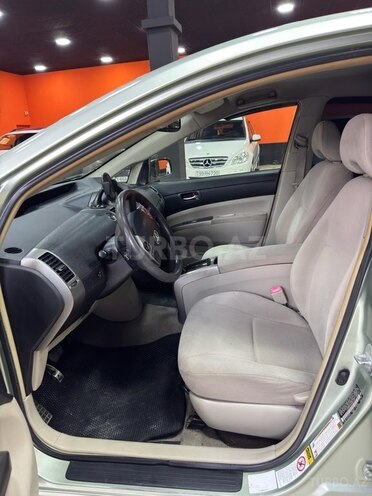 Toyota Prius-11