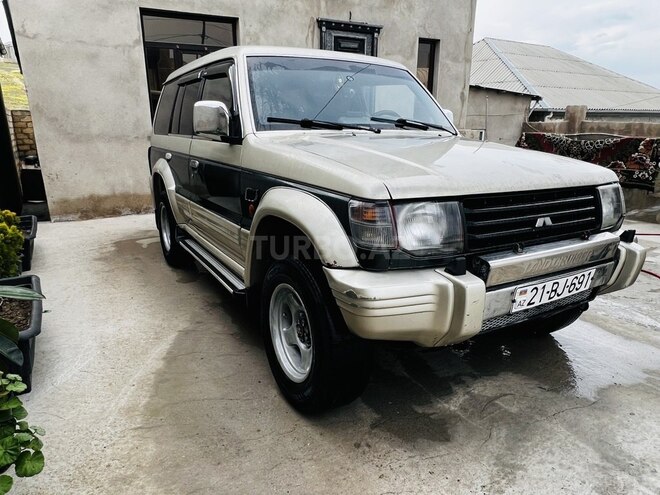 Mitsubishi Pajero 1992, 243,000 km - 2.5 л - Bakı