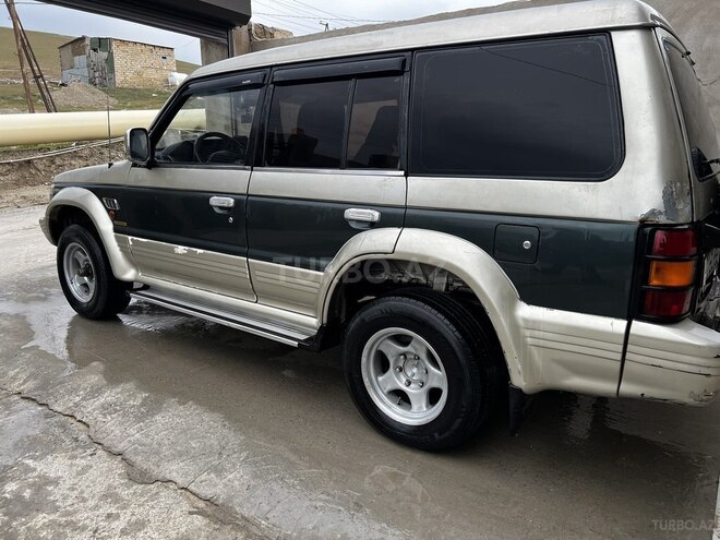 Mitsubishi Pajero 1992, 243,000 km - 2.5 л - Bakı