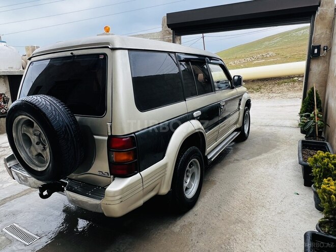 Mitsubishi Pajero 1992, 243,000 km - 2.5 л - Bakı