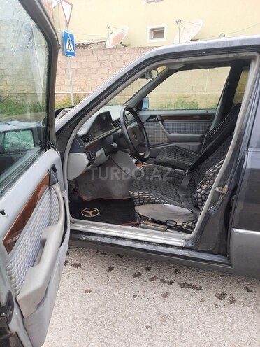Mercedes E 200 1990, 190,000 km - 2.0 l - Bakı
