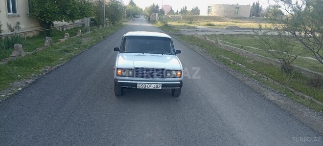 LADA (VAZ) 2107 2004, 85,896 km - 1.6 l - Salyan