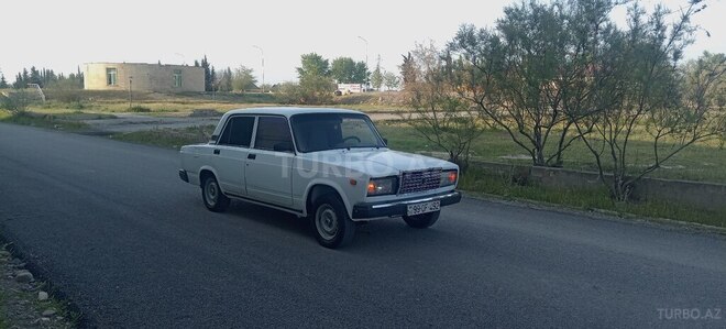 LADA (VAZ) 2107 2004, 85,896 km - 1.6 l - Salyan