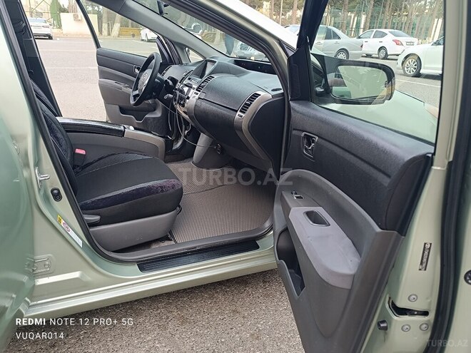 Toyota Prius-18
