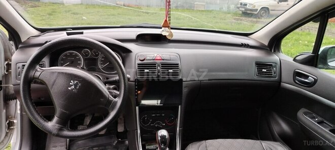 Peugeot 307 2005, 175,000 km - 2.0 l - Qax