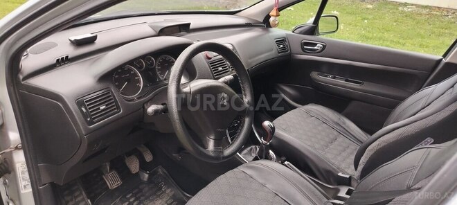 Peugeot 307 2005, 175,000 km - 2.0 l - Qax