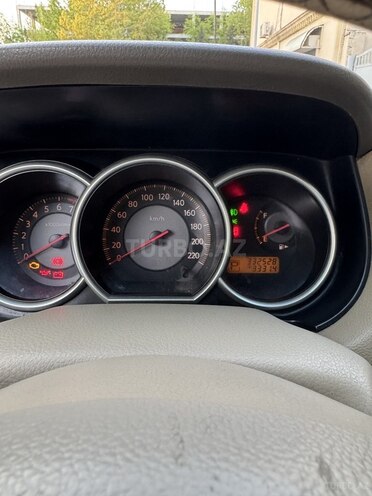 Nissan Tiida 2006, 332,528 km - 1.8 л - Yevlax
