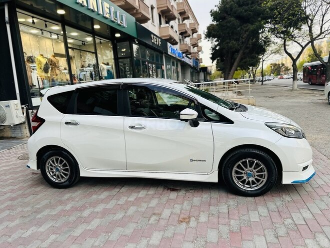 Nissan Note-4