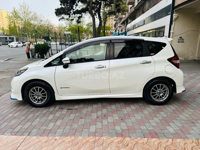 Nissan Note-7
