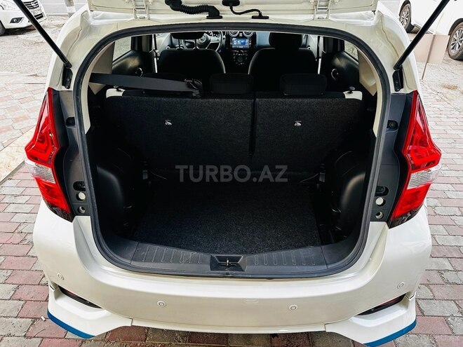 Nissan Note-5
