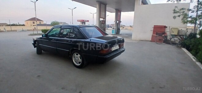 Mercedes 190 1989, 456,789 km - 2.0 l - Salyan
