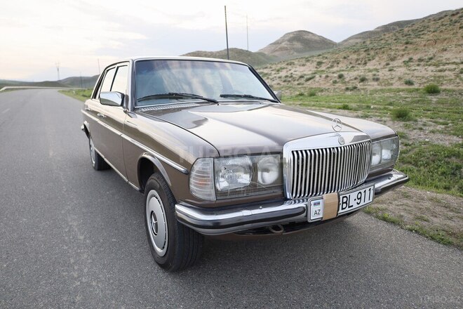 Mercedes  1984, 390,000 km - 2.0 l - Bakı