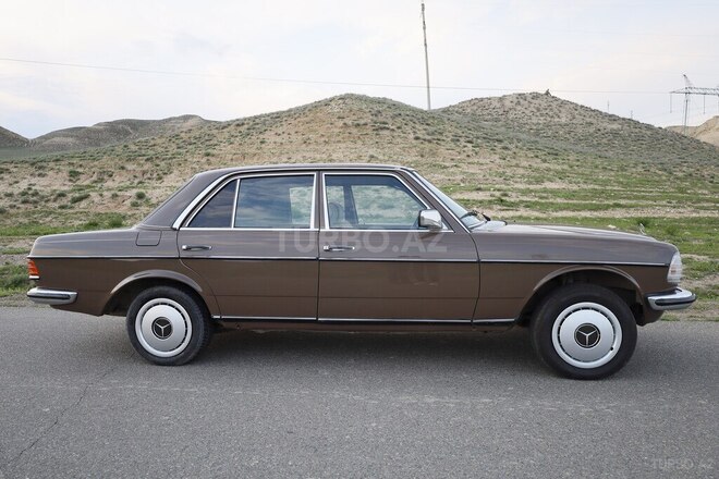 Mercedes  1984, 390,000 km - 2.0 l - Bakı