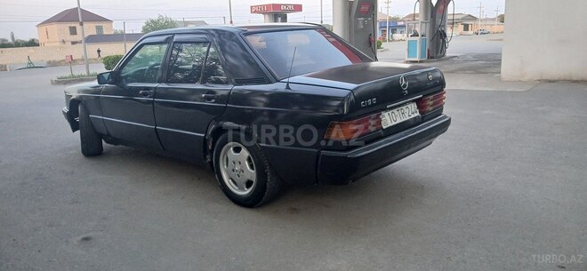 Mercedes 190 1989, 456,789 km - 2.0 l - Salyan
