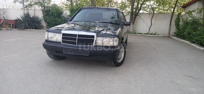 Mercedes 190 1989, 456,789 km - 2.0 l - Salyan