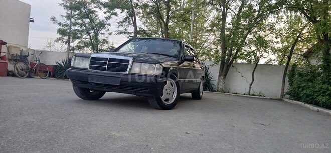 Mercedes 190 1989, 456,789 km - 2.0 l - Salyan