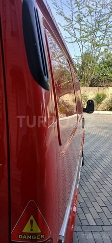 Ford Transit-8