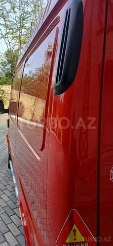 Ford Transit-9