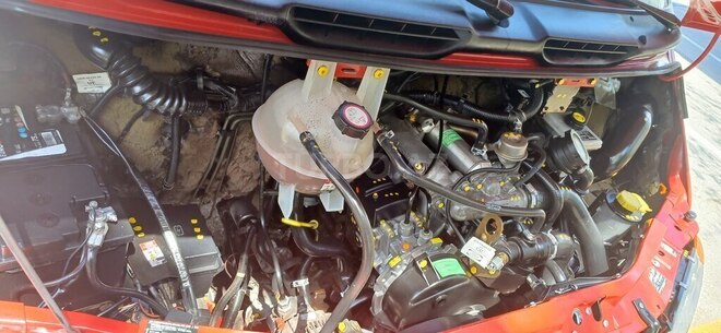 Ford Transit-16