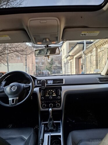 Volkswagen Passat 2011, 256,000 km - 2.5 l - Bakı