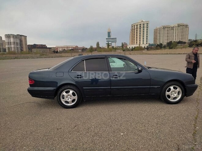 Mercedes E 220 d 2002, 146,600 km - 2.2 л - Bakı