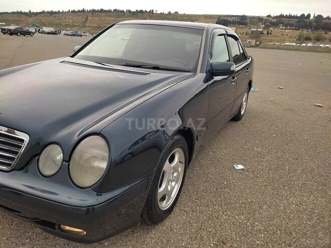 Mercedes E 220 d 2002, 146,600 km - 2.2 л - Bakı