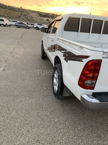 Toyota Hilux 2008, 326,000 km - 2.5 л - Bakı