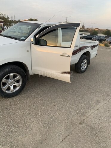 Toyota Hilux 2008, 326,000 km - 2.5 л - Bakı