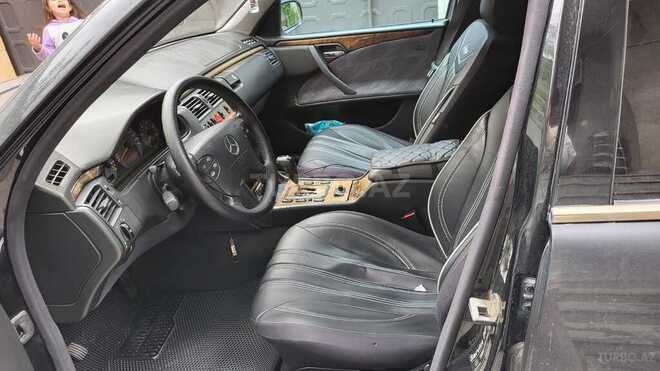 Mercedes E 270 2001, 327,000 km - 2.7 l - Bakı