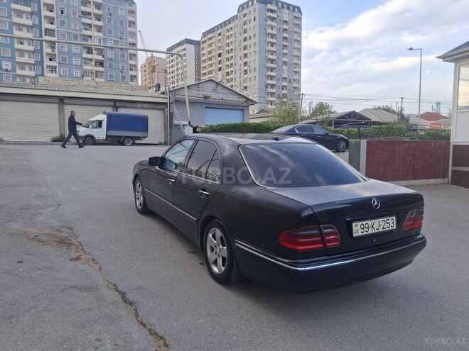 Mercedes E 270 2001, 327,000 km - 2.7 l - Bakı