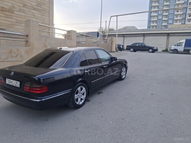 Mercedes E 270 2001, 327,000 km - 2.7 l - Bakı