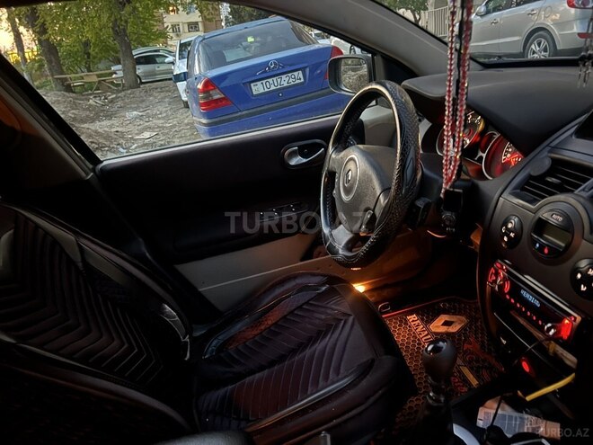 Renault Megane-6