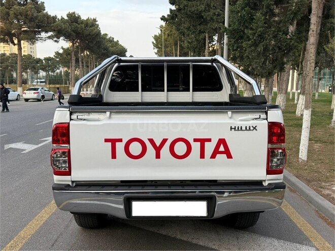Toyota Hilux 2013, 188,230 km - 2.5 l - Bakı