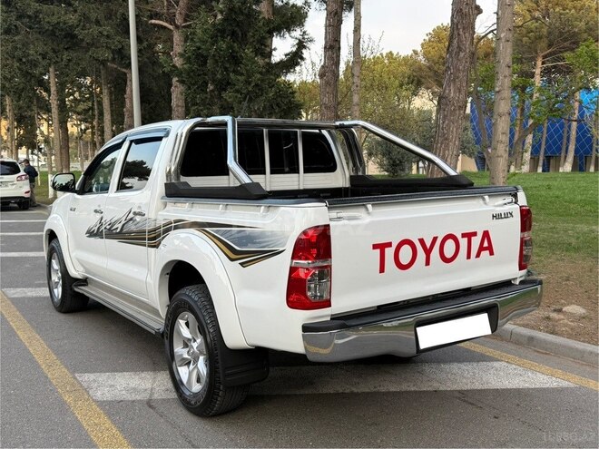 Toyota Hilux 2013, 188,230 km - 2.5 l - Bakı