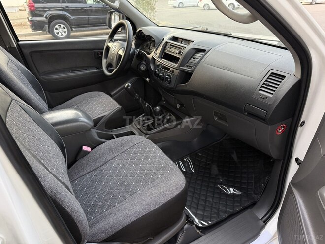 Toyota Hilux 2013, 188,230 km - 2.5 l - Bakı