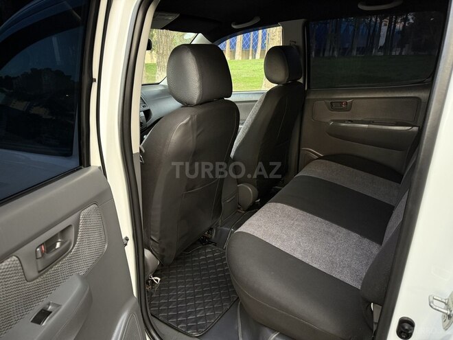 Toyota Hilux 2013, 188,230 km - 2.5 l - Bakı